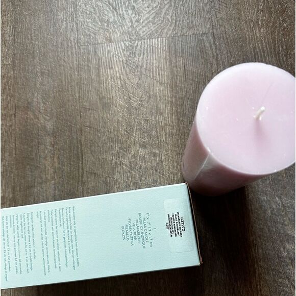 PARTYLITE Strawberry Rhubarb scented Pillar Candle Rare Retired Size 3”X7” NIB - Picture 3 of 9